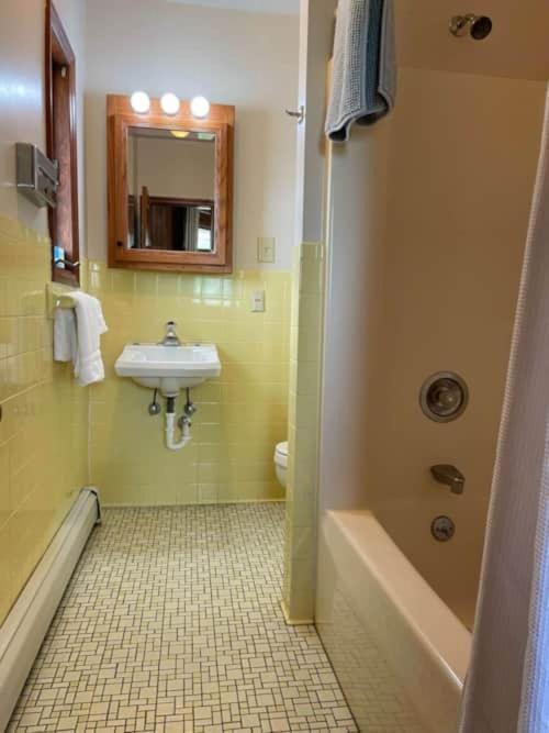 Inn The Little Village Mount Horeb
